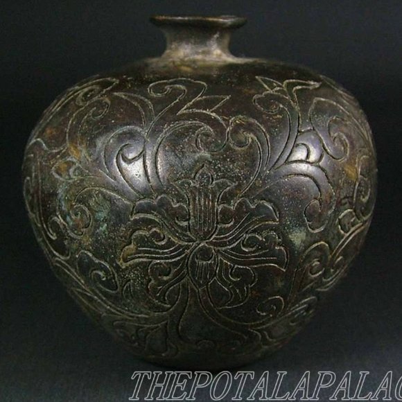 Chinese Quing Dynasty Red Copper Lotus Flowers Bottle Vase - Picture 4 of 10
